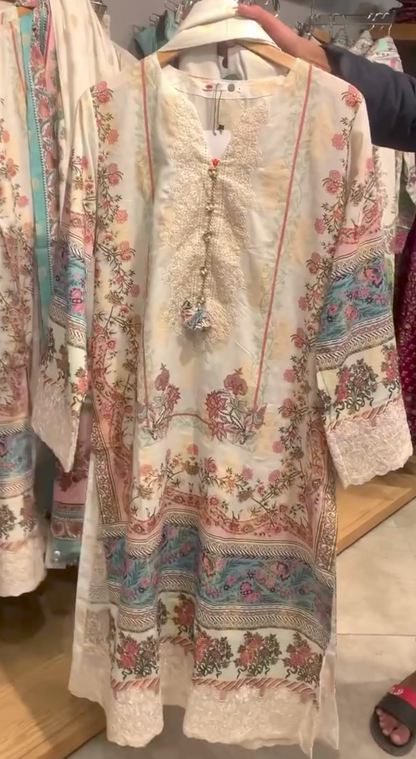 Woman Embroidery 3pcs Suit winter collection 🩷💜