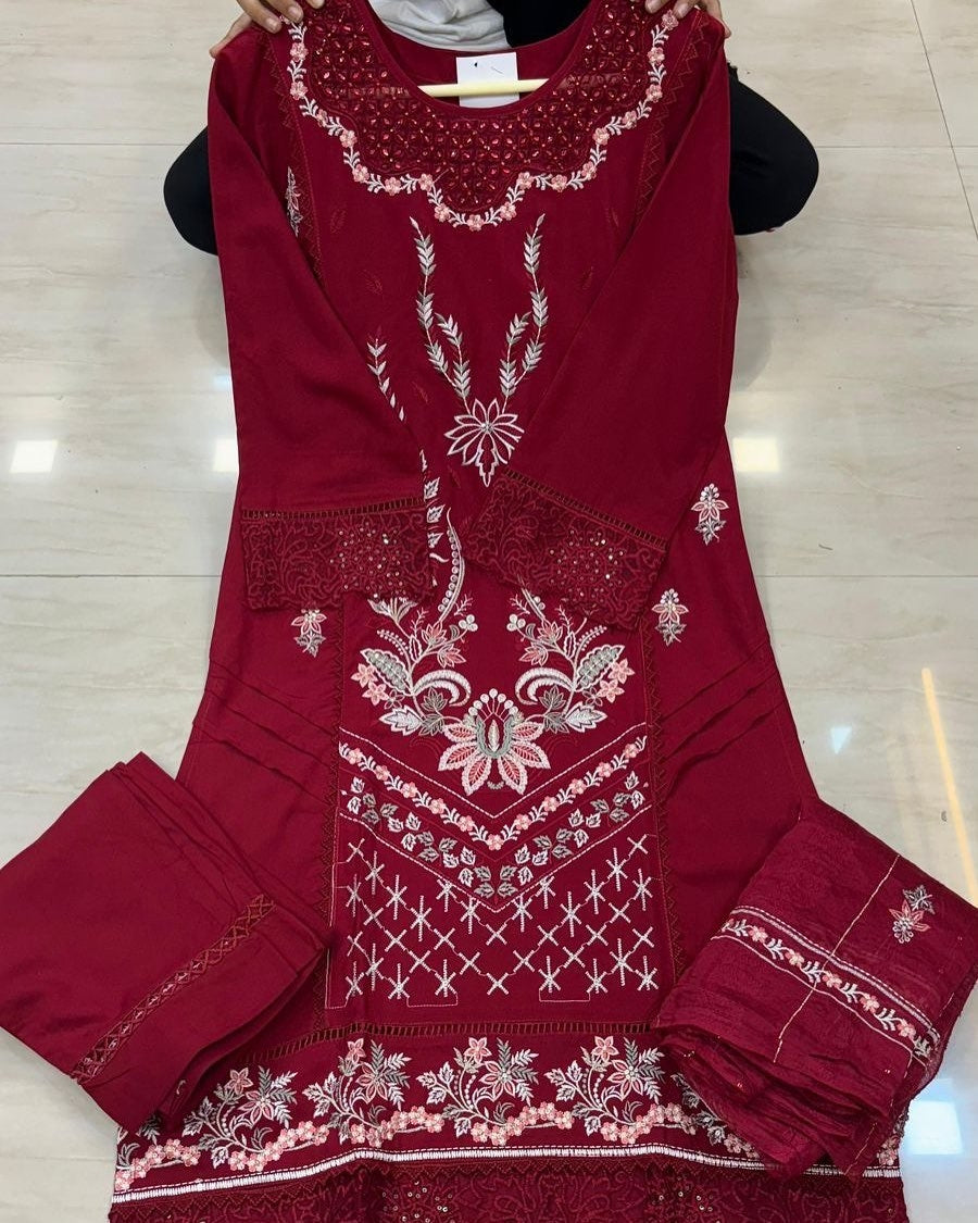 Woman Embroidery 3pcs Suit ❤️🥶